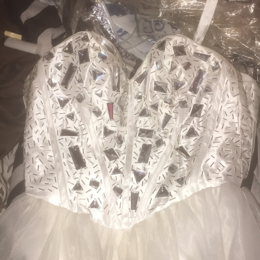 Short white prom dress
